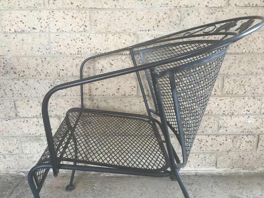 Black Wrought Iron Outdoor Patio Set With Round Table And Four Chairs [Photo 2]