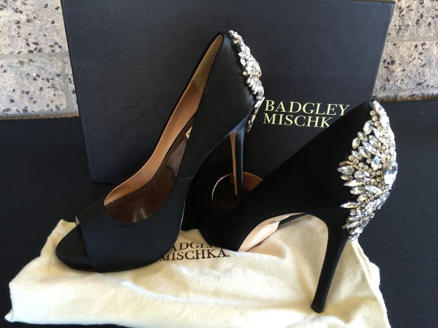 Badgley Mischka High Heels Shoes Size 8M [Photo 1]