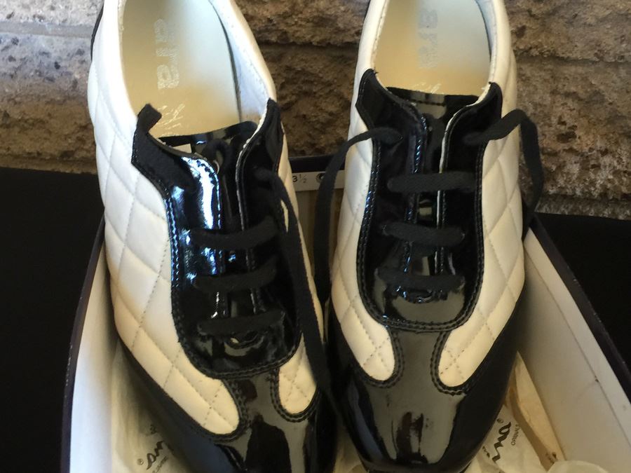 Women's Designer Shoe Lot Sizes 7 1/2 - 8 [Photo 4]