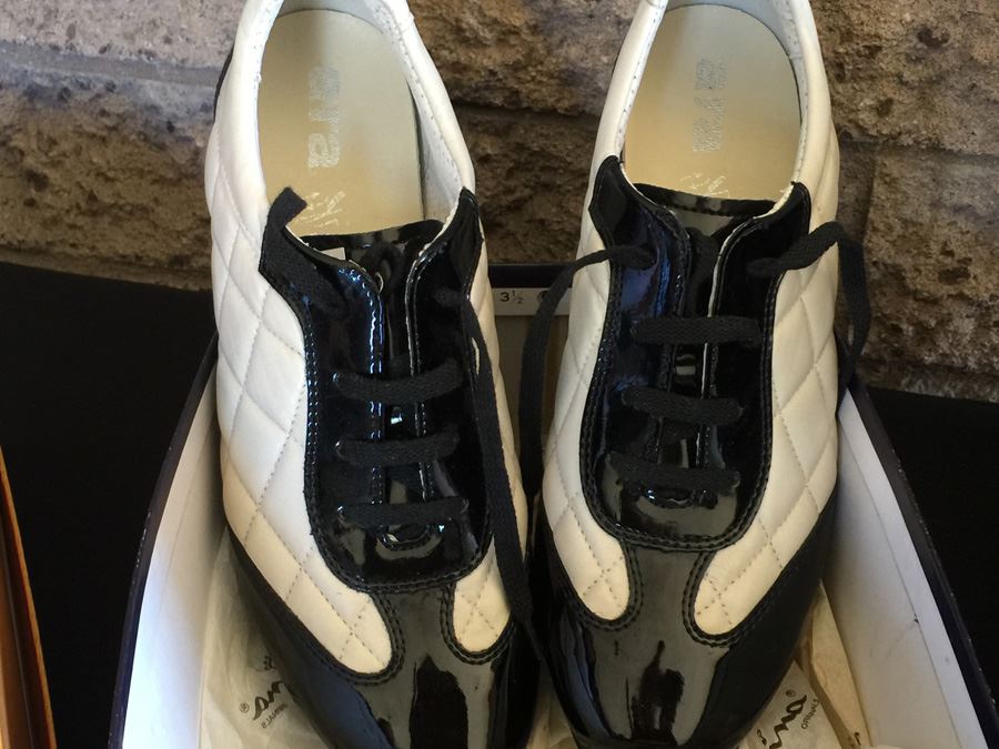 Women's Designer Shoe Lot Sizes 7 1/2 - 8 [Photo 17]