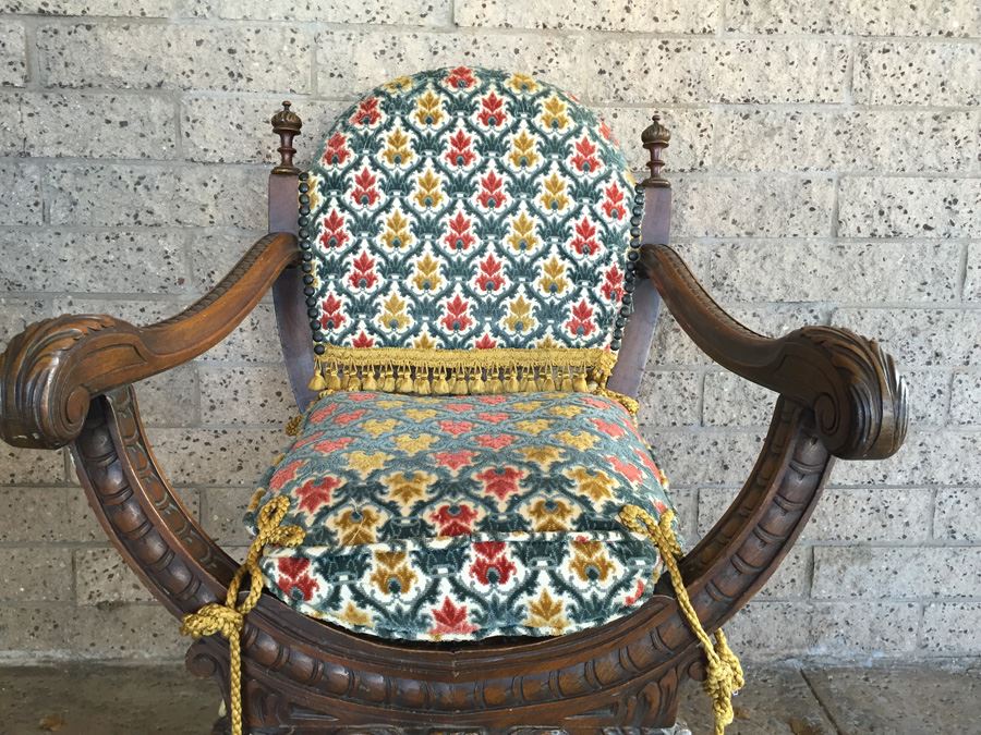 Beautiful Antique Nicely Carved Armchair [Photo 4]
