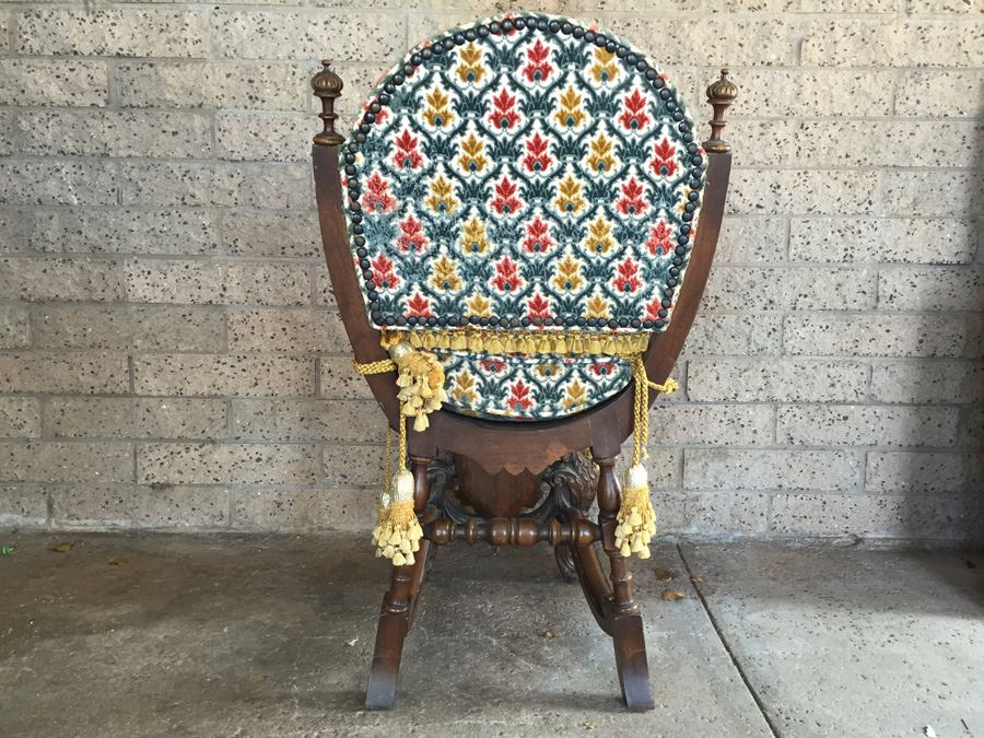 Beautiful Antique Nicely Carved Armchair [Photo 3]