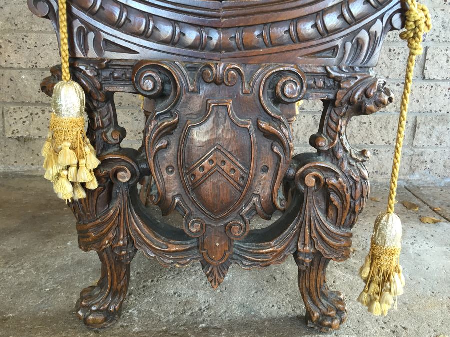 Beautiful Antique Nicely Carved Armchair [Photo 2]