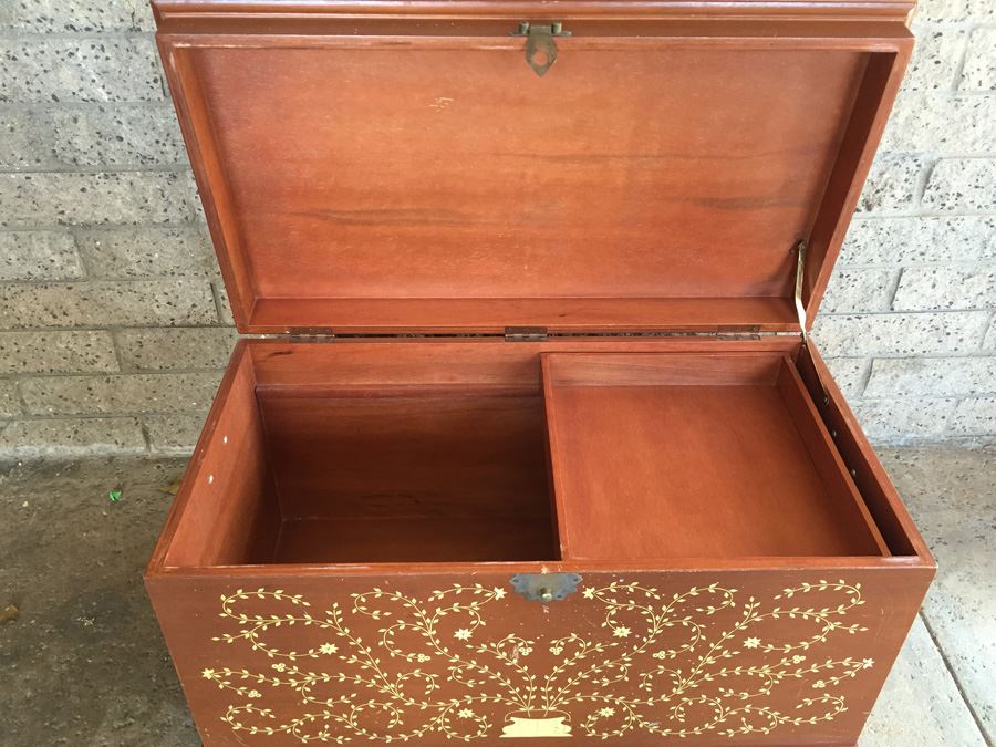 Beautiful Inlay Trunk [Photo 7]