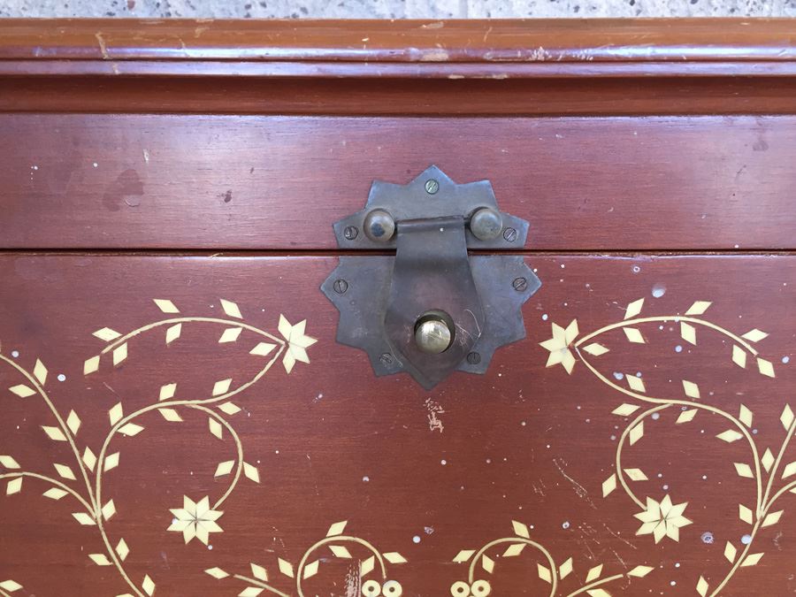 Beautiful Inlay Trunk [Photo 5]