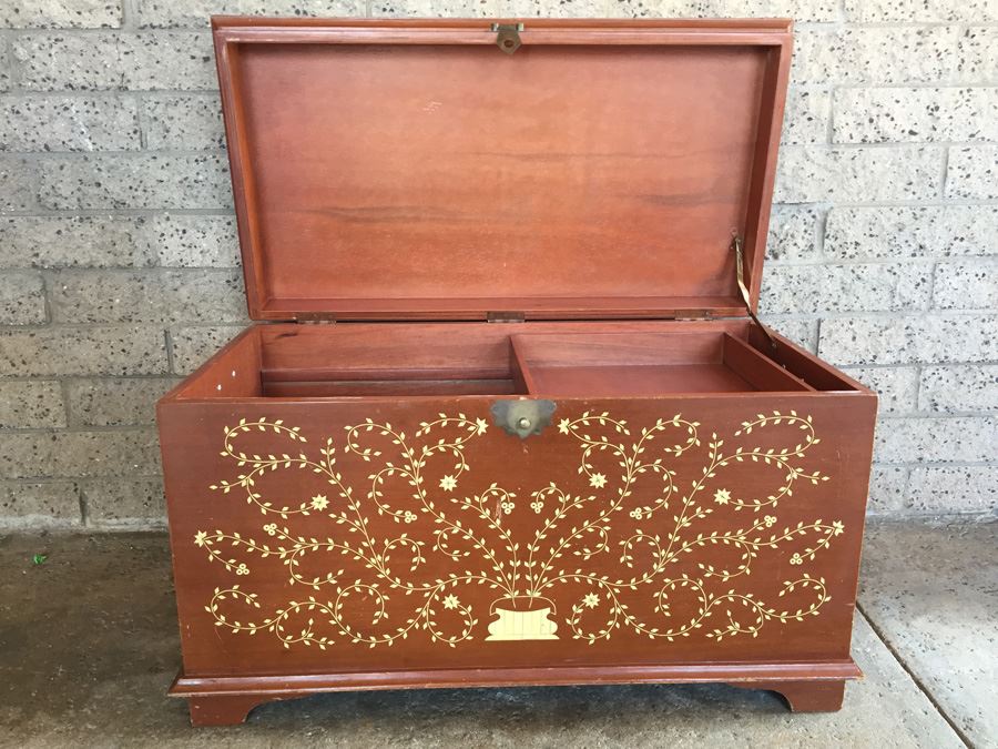 Beautiful Inlay Trunk [Photo 16]