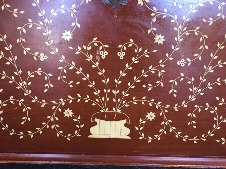 Beautiful Inlay Trunk [Photo 13]