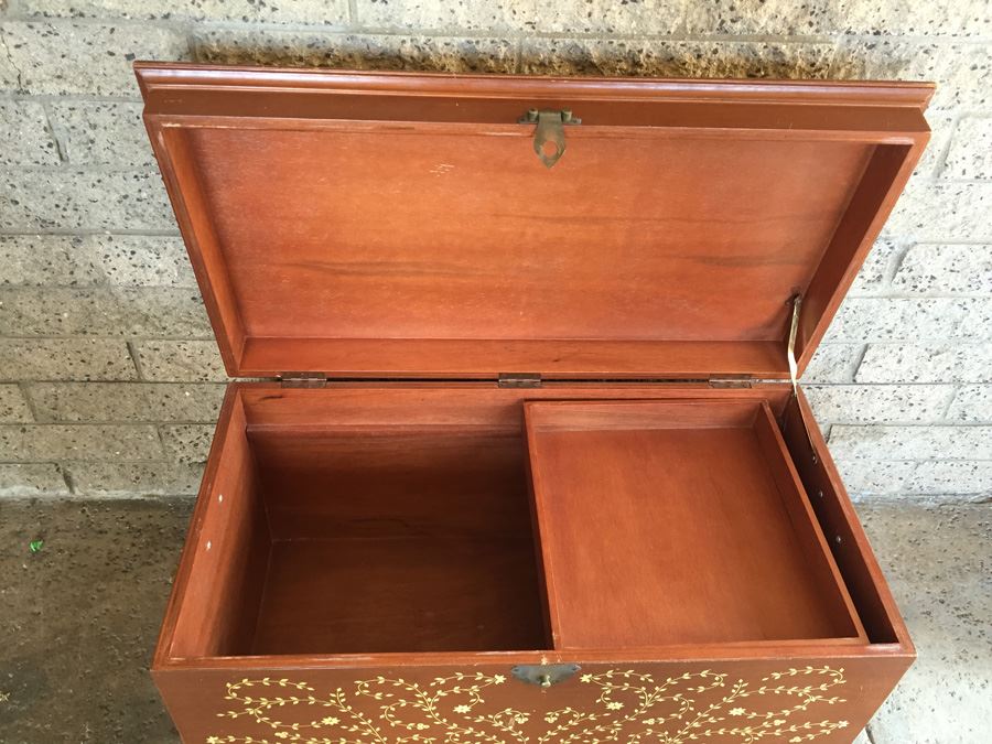 Beautiful Inlay Trunk [Photo 19]