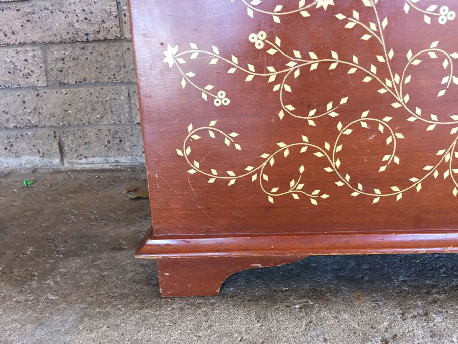 Beautiful Inlay Trunk [Photo 14]