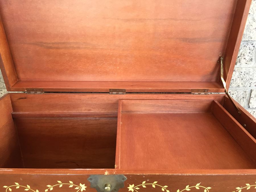 Beautiful Inlay Trunk [Photo 17]