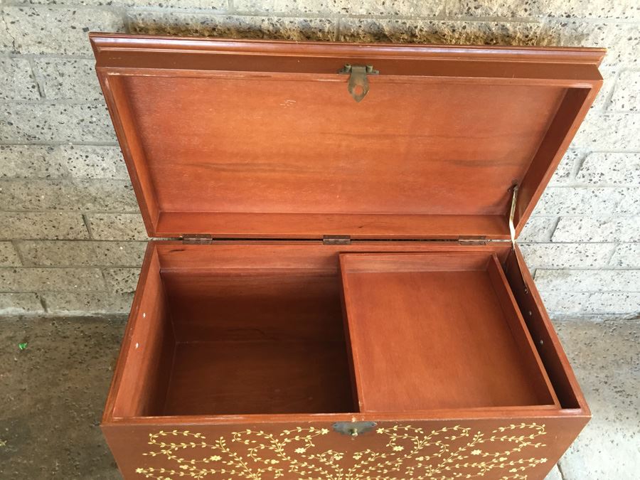 Beautiful Inlay Trunk [Photo 2]