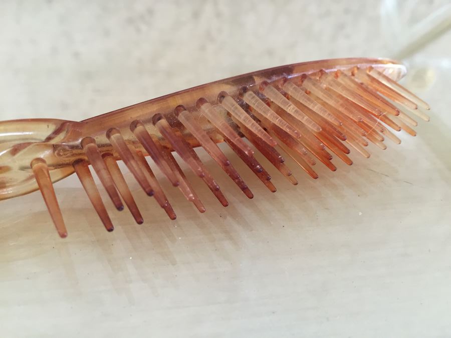 Vintage Whiting Davis Mesh Hand Bag Purse With Clear Lucite Hand Bag And Brush [Photo 16]