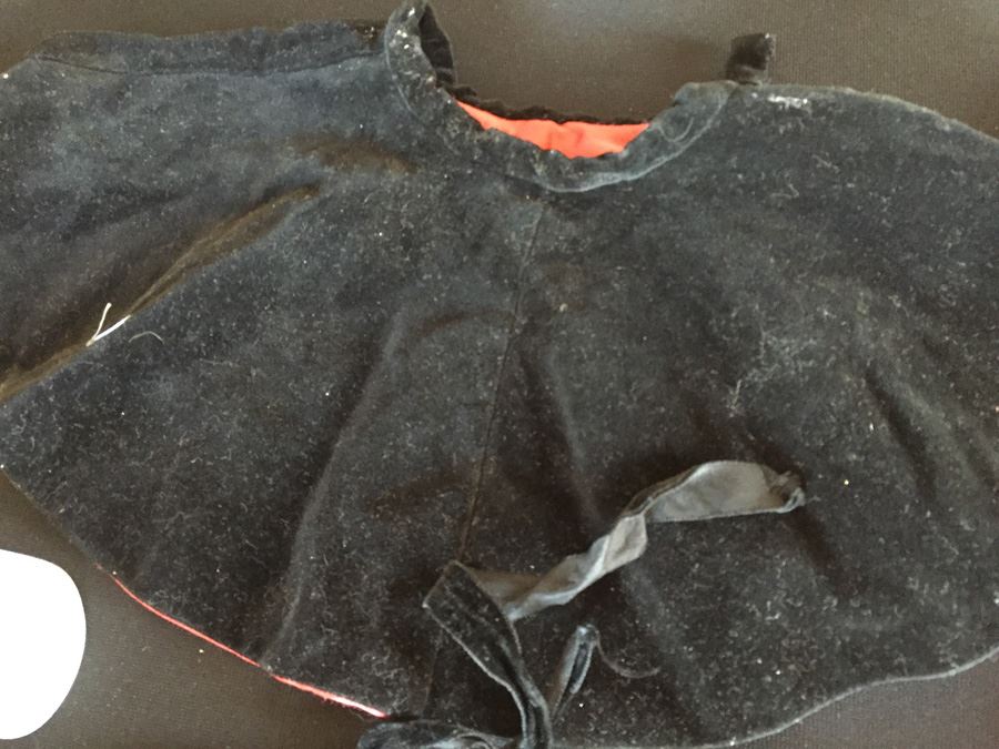 Vintage Doll Marked 14R With Doll Trunk, Various Doll Clothes And Wooden Blocks [Photo 30]