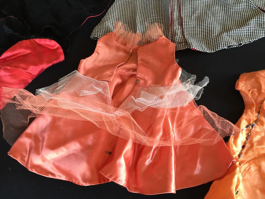 Vintage Doll Marked 14R With Doll Trunk, Various Doll Clothes And Wooden Blocks [Photo 27]