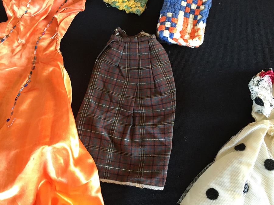 Vintage Doll Marked 14R With Doll Trunk, Various Doll Clothes And Wooden Blocks [Photo 25]