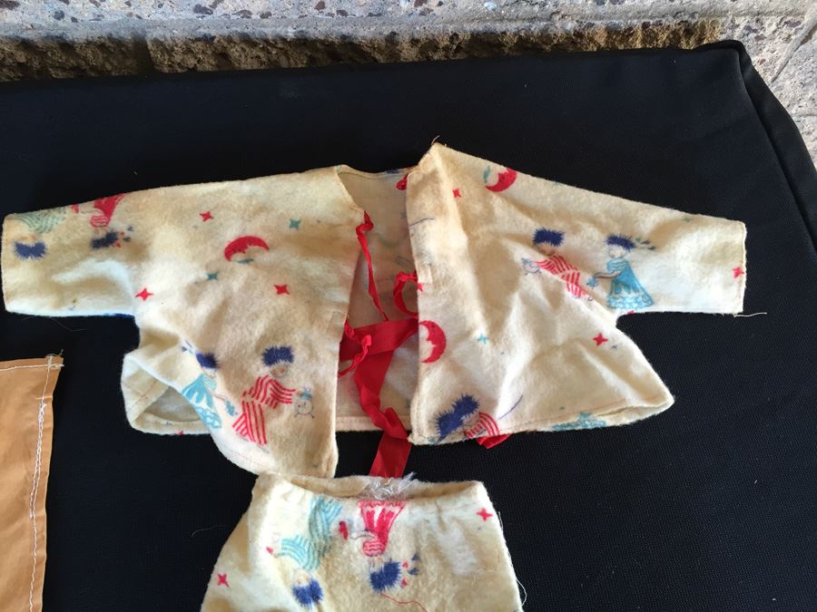 Vintage Doll Marked 14R With Doll Trunk, Various Doll Clothes And Wooden Blocks [Photo 23]