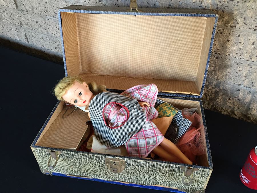 Vintage Doll Marked 14R With Doll Trunk, Various Doll Clothes And Wooden Blocks [Photo 10]