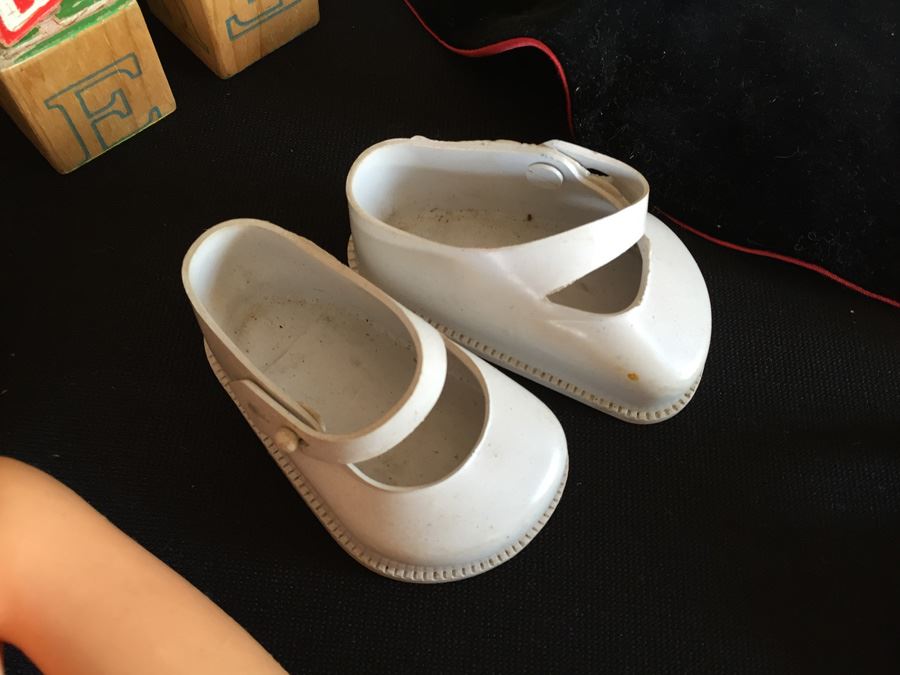 Vintage Doll Marked 14R With Doll Trunk, Various Doll Clothes And Wooden Blocks [Photo 36]