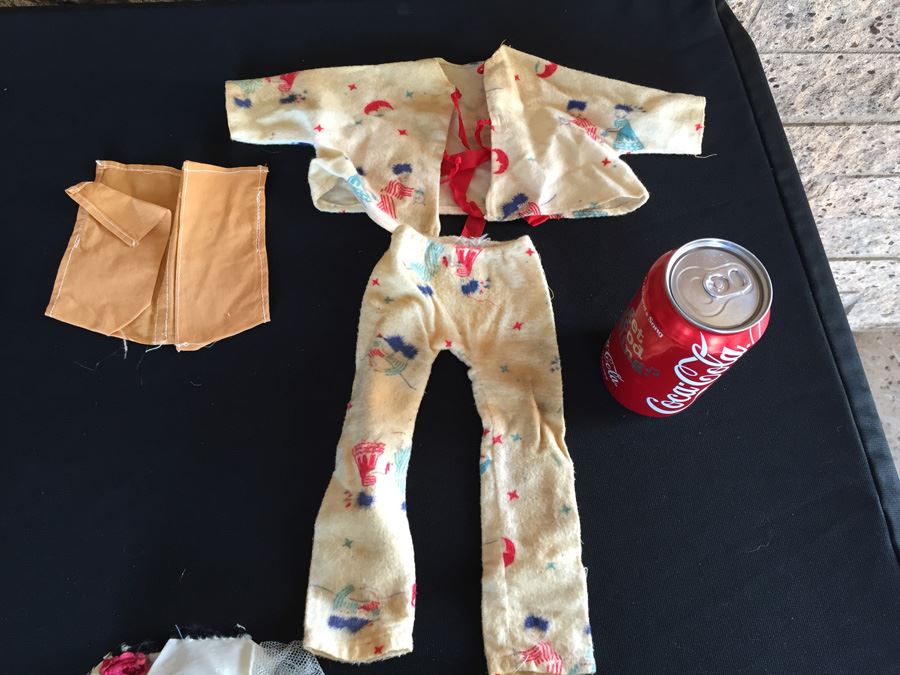 Vintage Doll Marked 14R With Doll Trunk, Various Doll Clothes And Wooden Blocks [Photo 21]