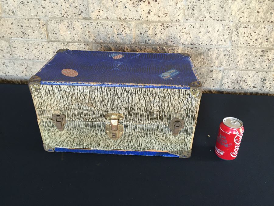 Vintage Doll Marked 14R With Doll Trunk, Various Doll Clothes And Wooden Blocks [Photo 1]