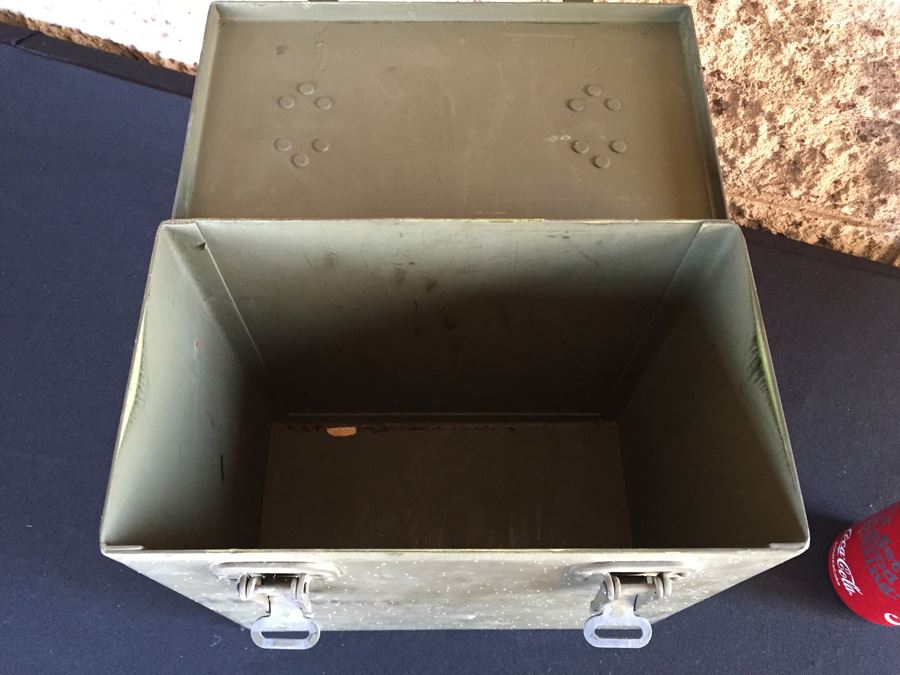 Green Military Metal Box Titled 75MM Gun Parts [Photo 8]