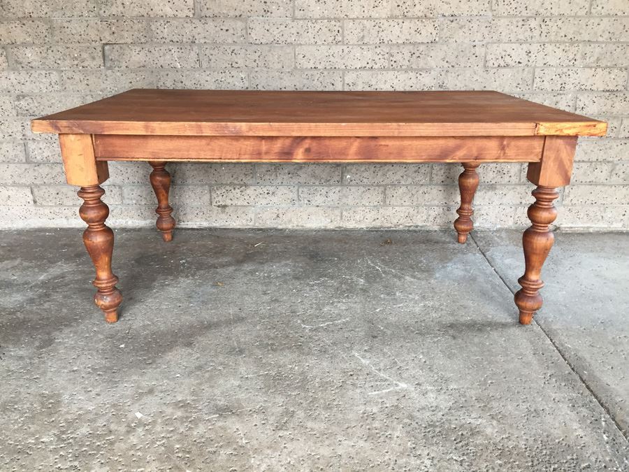 Wooden Coffee Table With Turned Legs