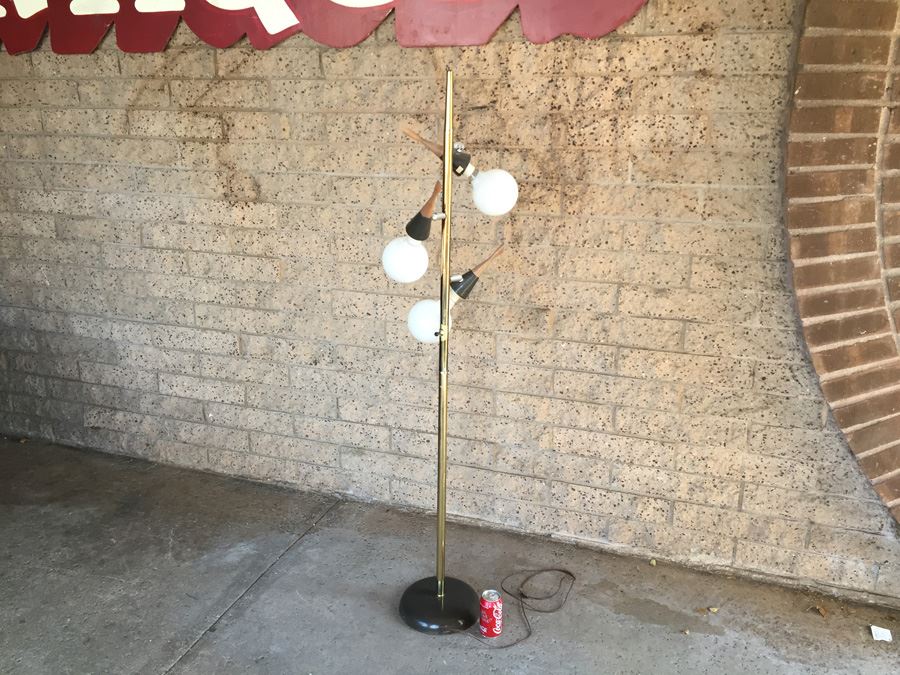 Mid-Century Modern Floor Lamp [Photo 6]