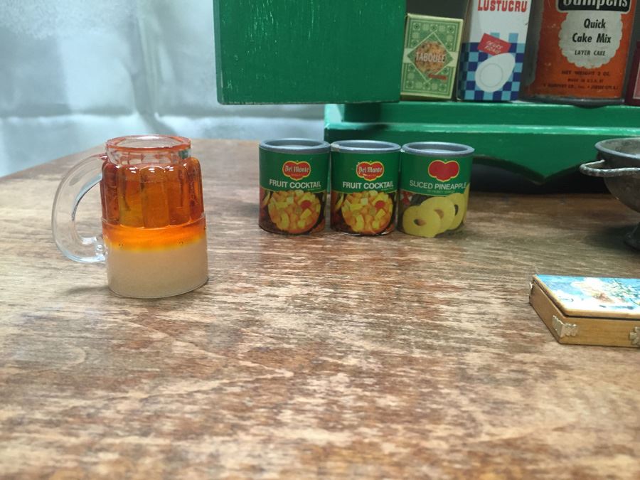 Vintage Green Miniature Cabinet With Miniature Food And Kitchen Accessories [Photo 7]
