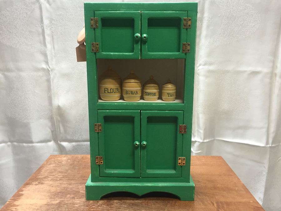 Vintage Green Miniature Cabinet With Miniature Food And Kitchen Accessories [Photo 12]