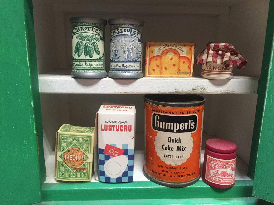 Vintage Green Miniature Cabinet With Miniature Food And Kitchen Accessories [Photo 6]