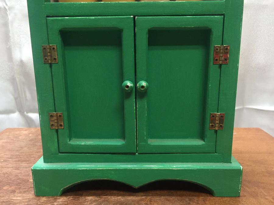 Vintage Green Miniature Cabinet With Miniature Food And Kitchen Accessories [Photo 14]
