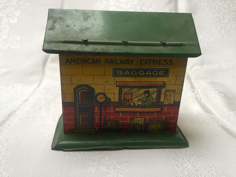 Vintage Tin Litho Toy Train Station American Railway Express Baggage Toytown [Photo 1]