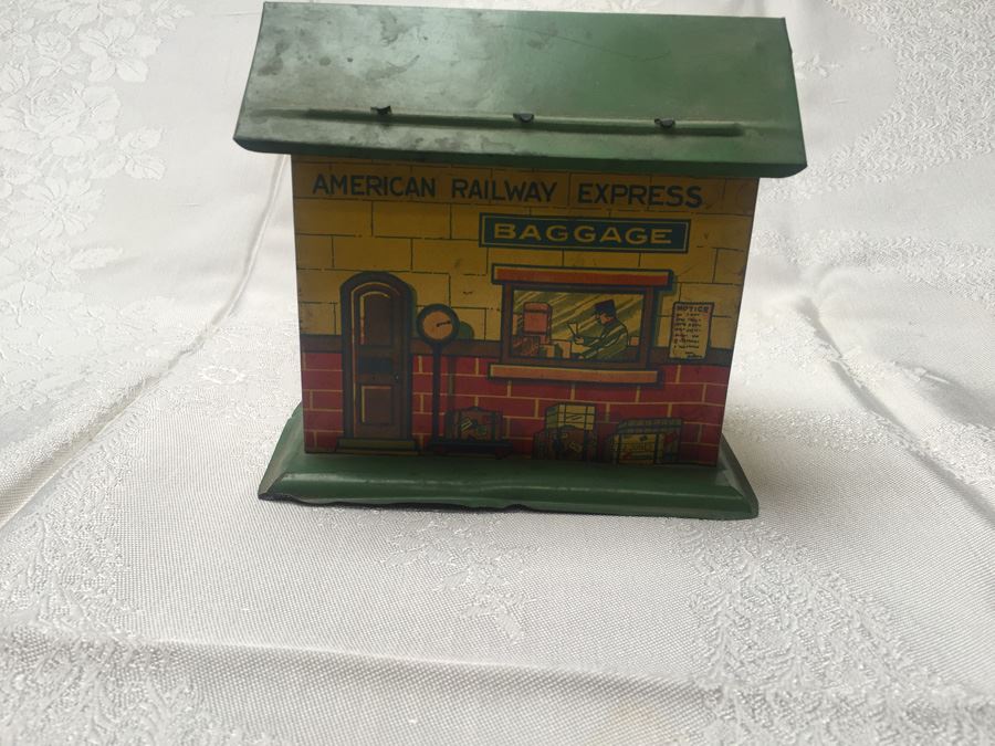 Vintage Tin Litho Toy Train Station American Railway Express Baggage Toytown [Photo 4]