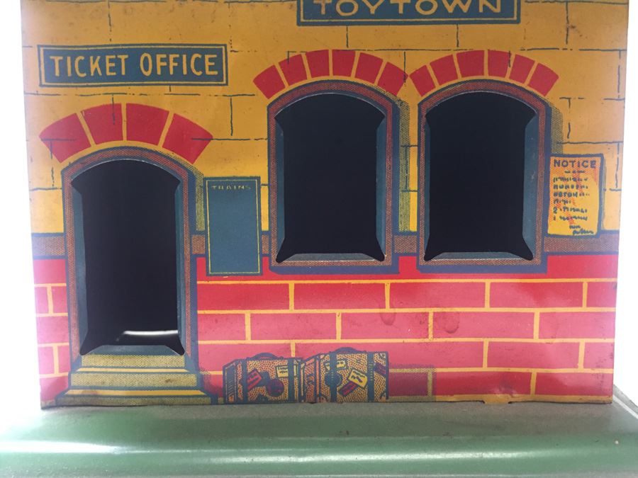 Vintage Tin Litho Toy Train Station American Railway Express Baggage Toytown [Photo 11]