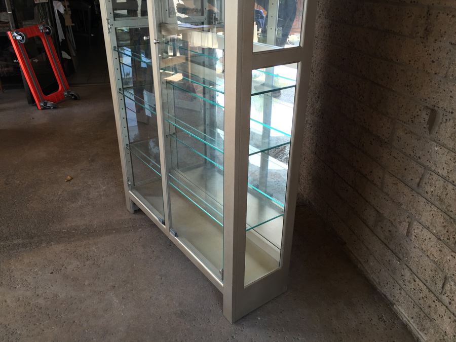 Pulaski Furniture Silver Tone Curio Cabinet With Light [Photo 9]