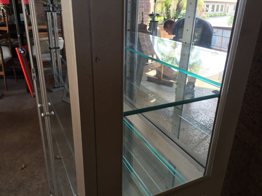 Pulaski Furniture Silver Tone Curio Cabinet With Light [Photo 7]