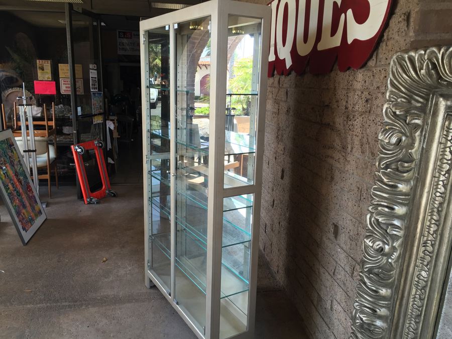 Pulaski Furniture Silver Tone Curio Cabinet With Light [Photo 2]