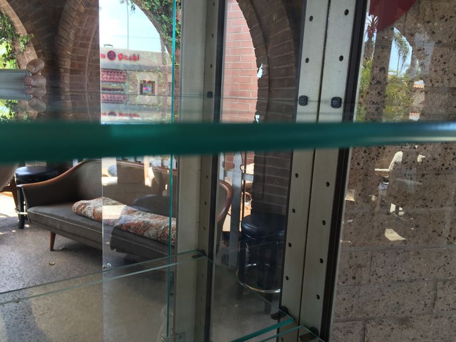 Pulaski Furniture Silver Tone Curio Cabinet With Light [Photo 12]