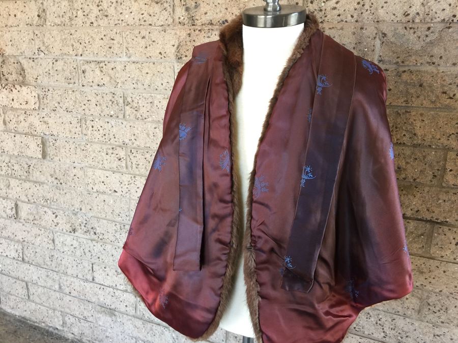 Dark Fur Half Sleeve Short Coat [Photo 2]