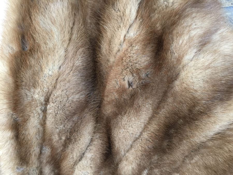 Long Rich Brown Lockwood Fur Shawl [Photo 4]