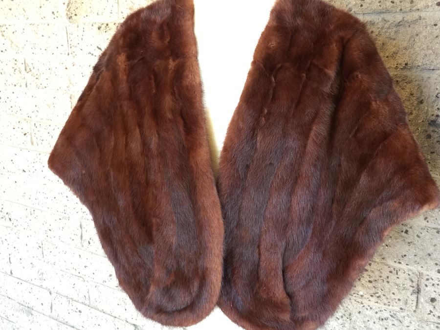 Rich Auburn Fur Shawl [Photo 2]
