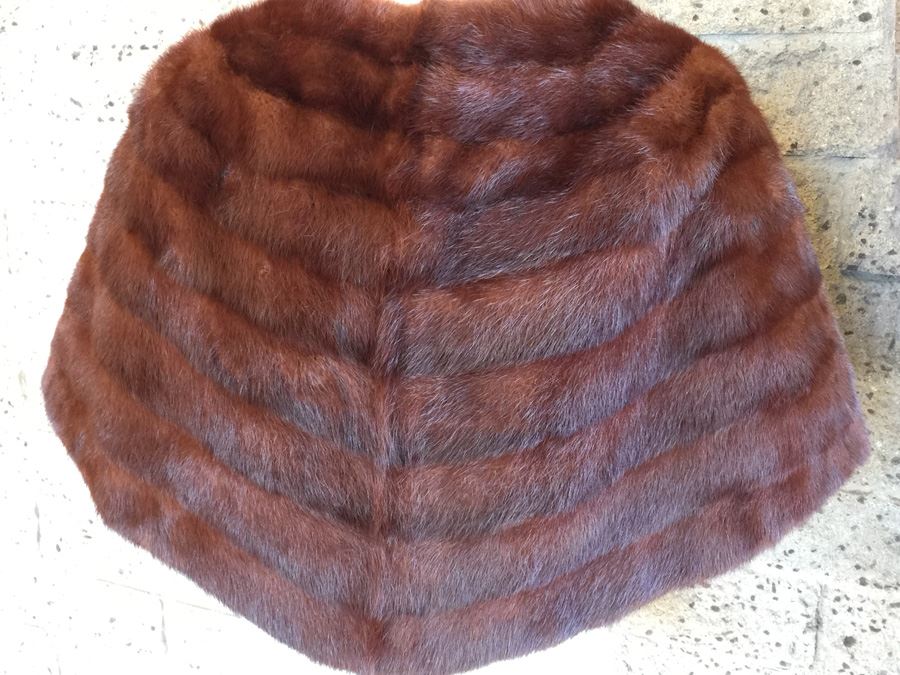 Rich Auburn Fur Shawl [Photo 3]
