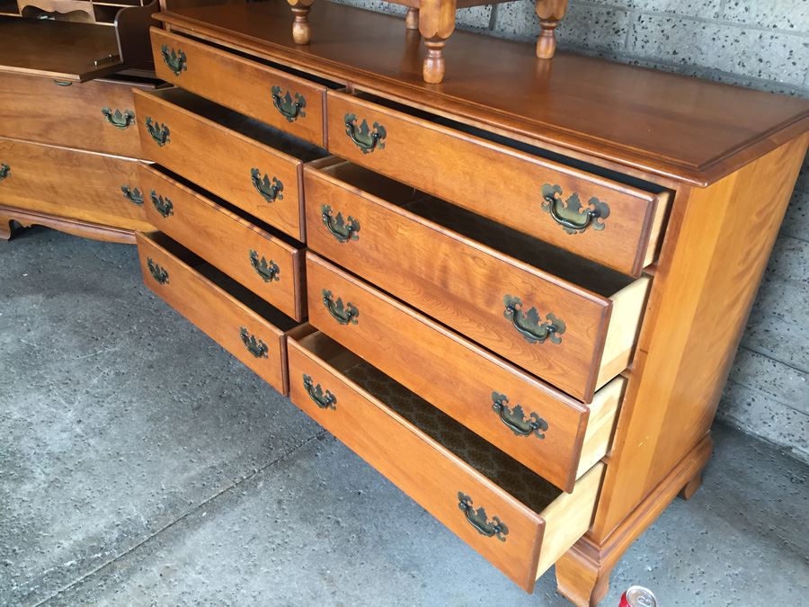 4-Piece Heywood-Wakefield Bedroom Set [Photo 14]