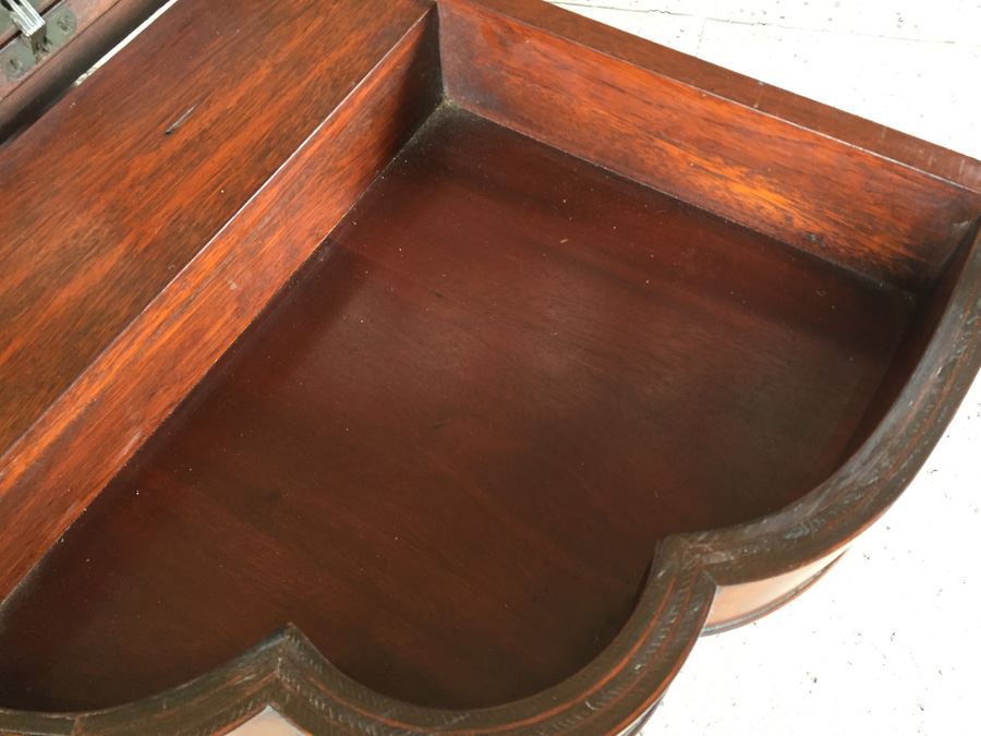 Mahogany Gaming Table [Photo 10]
