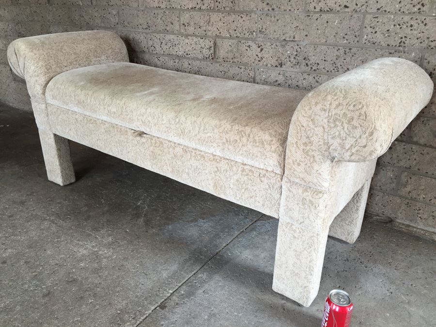 Upholstered Bench With Storage [Photo 4]