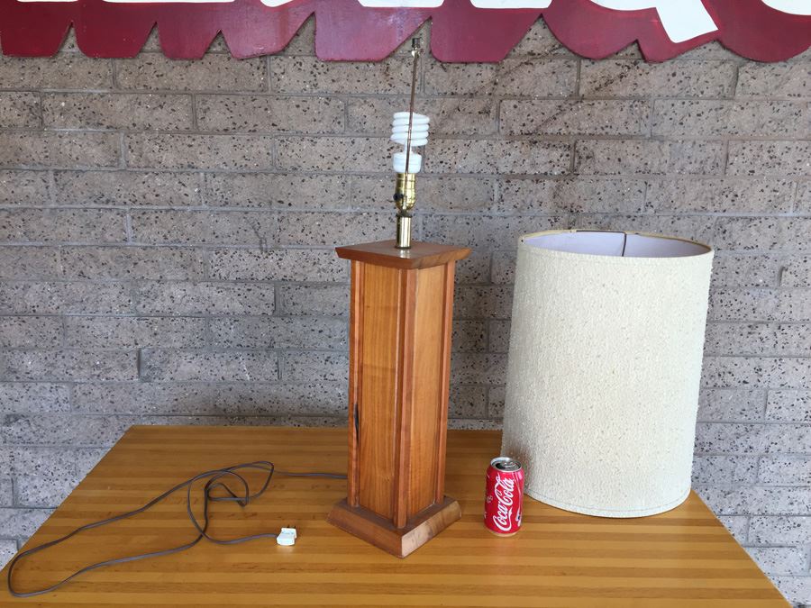Mid-Century Wooden Table Lamp [Photo 7]