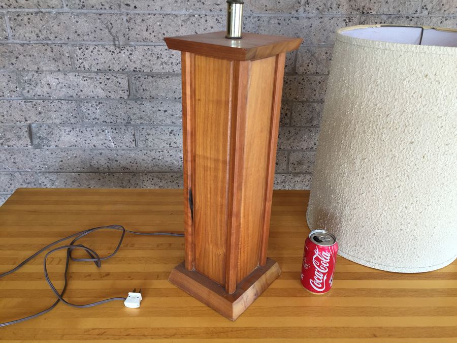 Mid-Century Wooden Table Lamp [Photo 8]