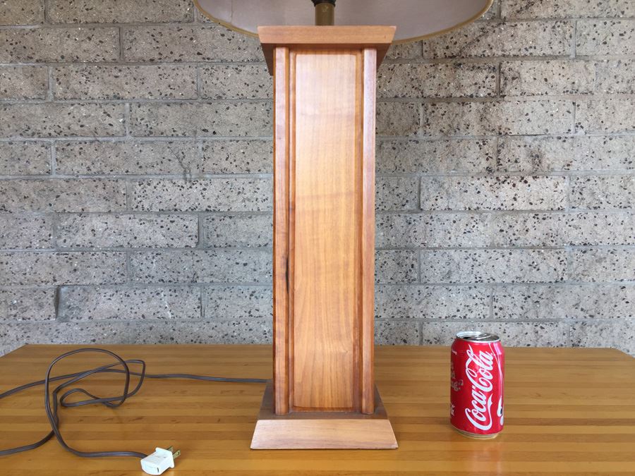 Mid-Century Wooden Table Lamp [Photo 4]