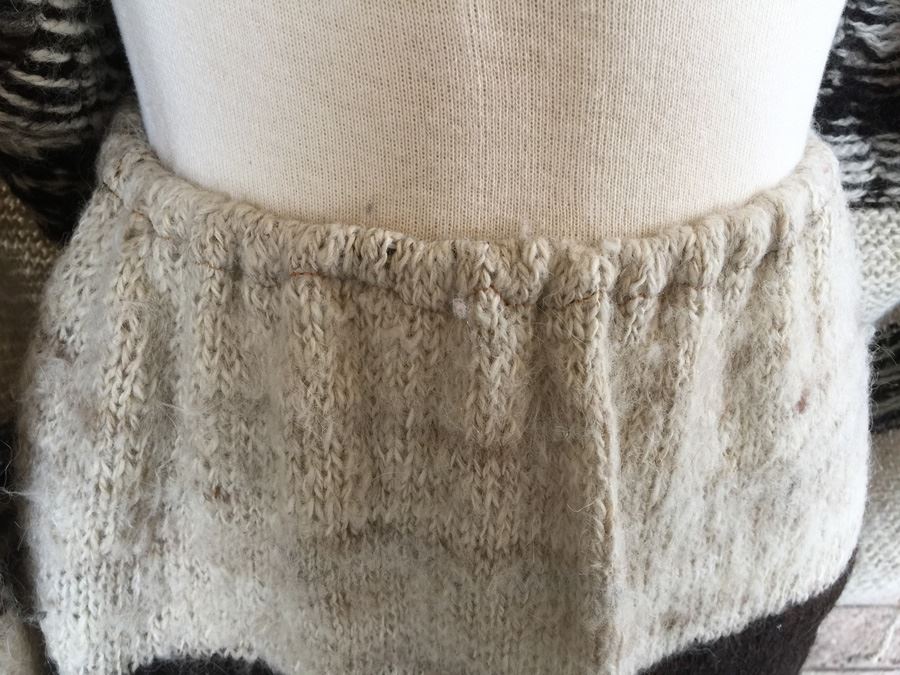 Poncho Style Sweater With Long Skirt [Photo 5]