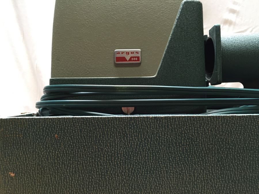 Vintage Argus 300 Slide Projector With Carrying Case [Photo 15]